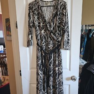 Requirements Black and Cream Dress Cross Neck W/ Belt